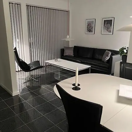 Fantastisk Lejebolig Med Direkte Udsigt Til So *