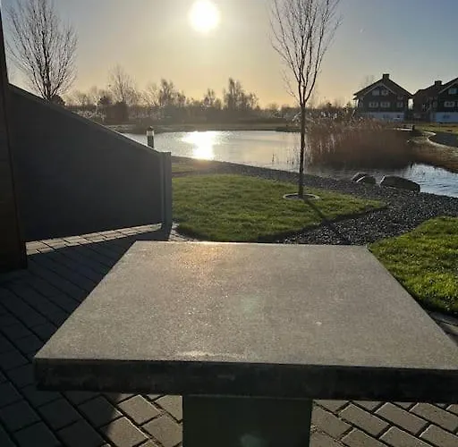 Fantastisk Lejebolig Med Direkte Udsigt Til Sø Feriehus Bogense
